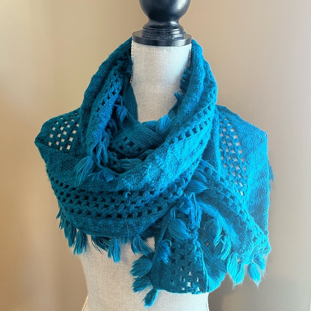 Anthropologie Teal Knit Scarf w/fringe by Madison 88